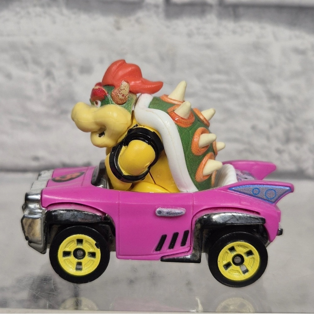 Hot Wheels Super Mario Bowser Badwagon 2" Diecast Metal Pink Mattel 2018
